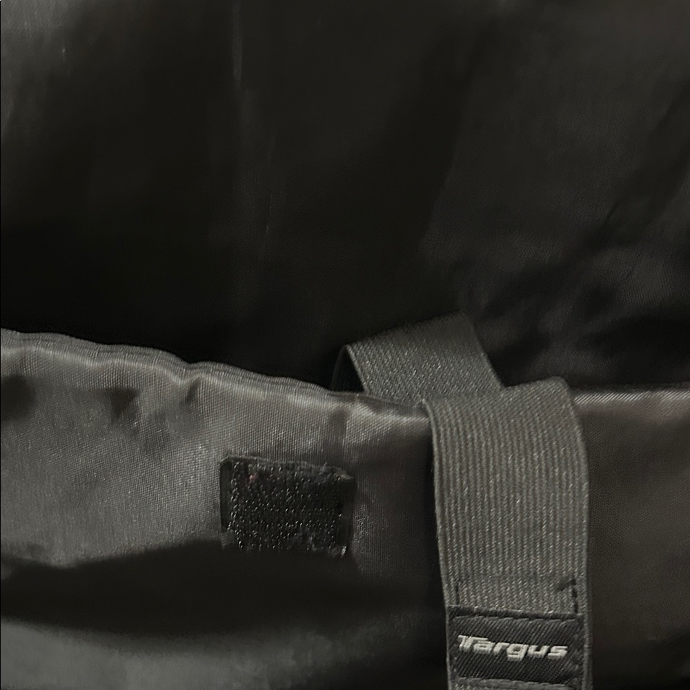 Targus Black Multi-Compartment Backpack - image 6